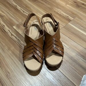 Clarks Wedge Brown Sandals New Without Tags Size 9 1/2